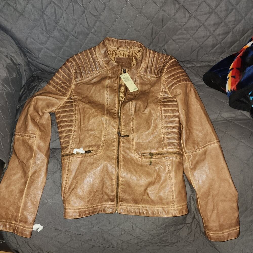 MAX EDITION NWT SIZE S. WOMENS FAUX LEATHER JACKET COAT